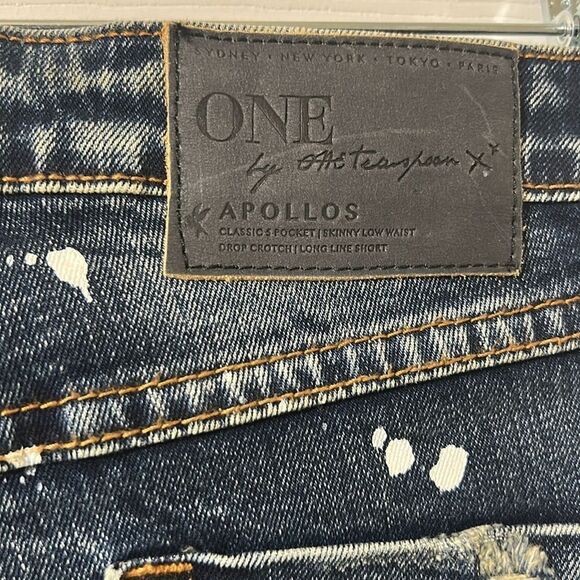 One Teaspoon Revolve Distressed Frayed Hem Blue Jean Shorts(Size 26) - Picture 8 of 8